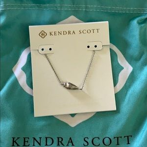 Kendra Scott necklace